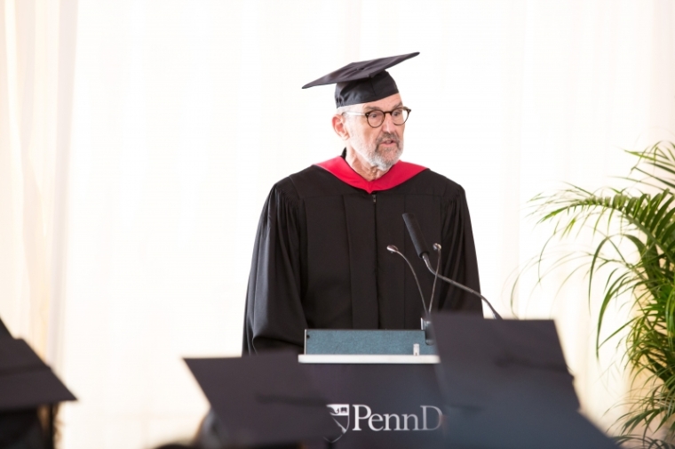Thom Mayne giving commencement address 