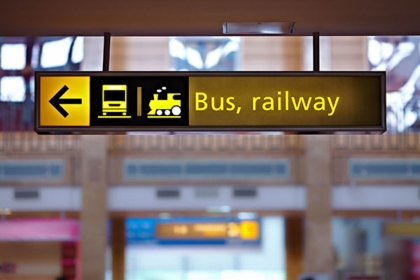 Sign sayin 'Bus, railway'