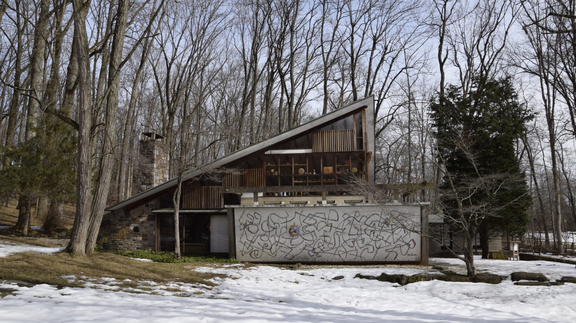 Side view of arts building at Nakashima house.