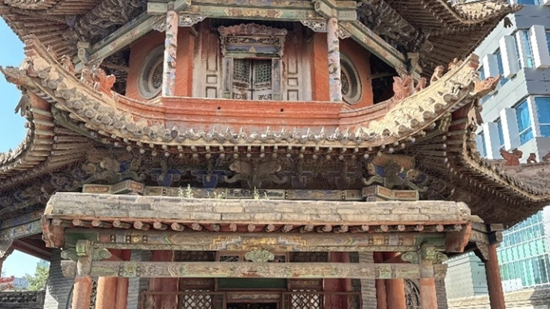 With Director Otgonsuren of the Choijin Lama Temple at Undur Gegeen Temple, the site of WMF’s next phase of restoration