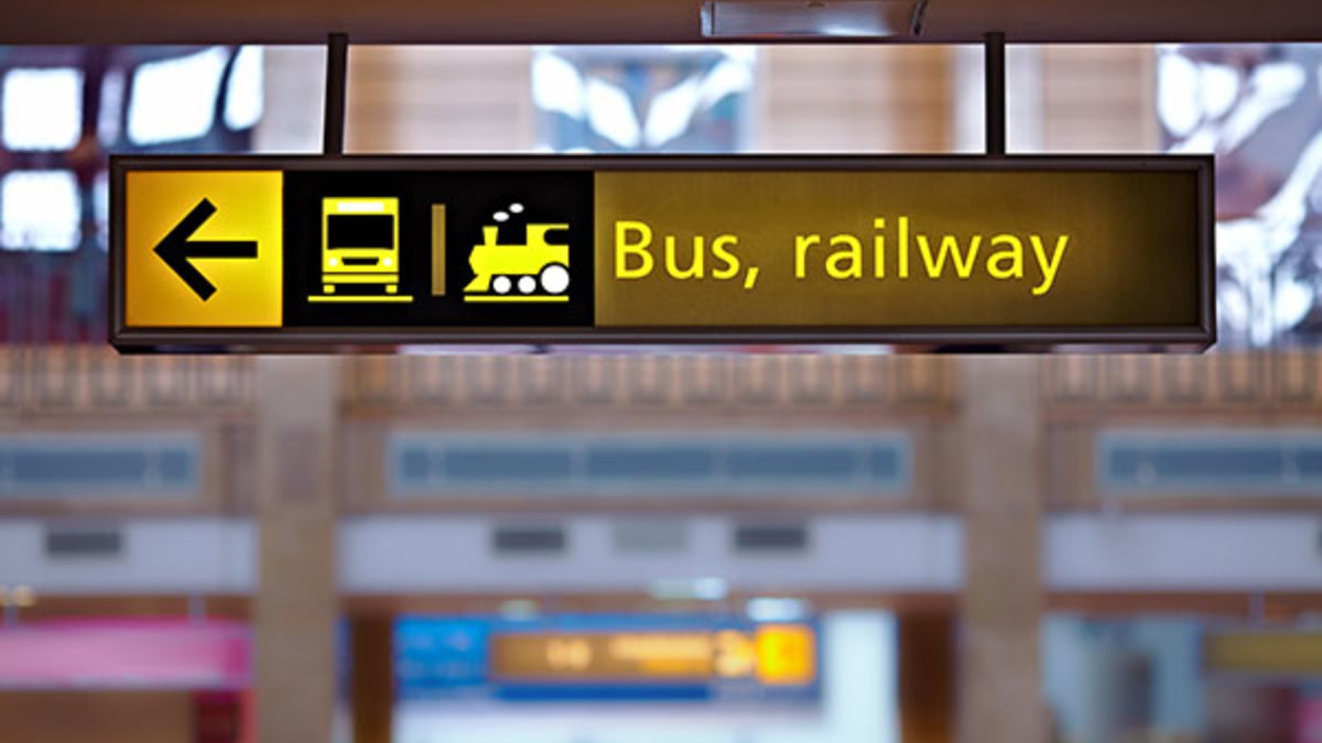 Sign sayin 'Bus, railway'