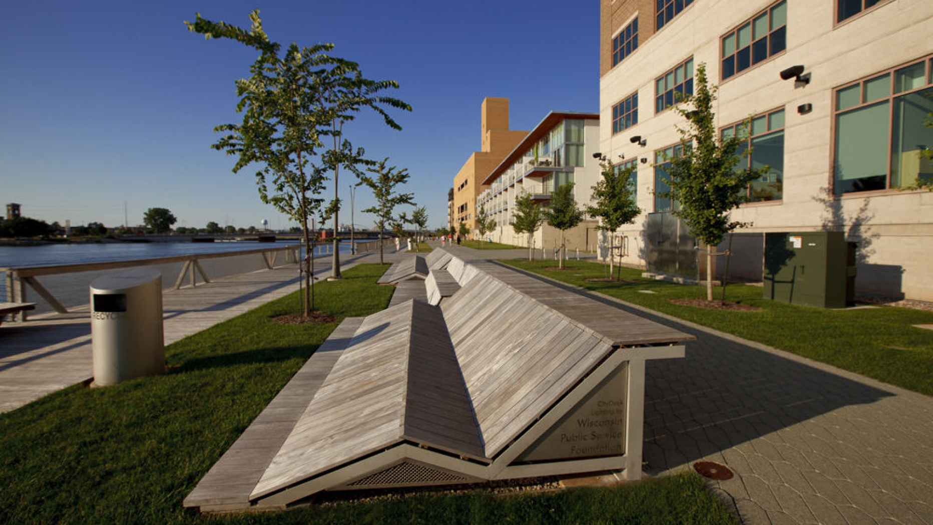 Architectural project featuring a very large scale public sitting area.