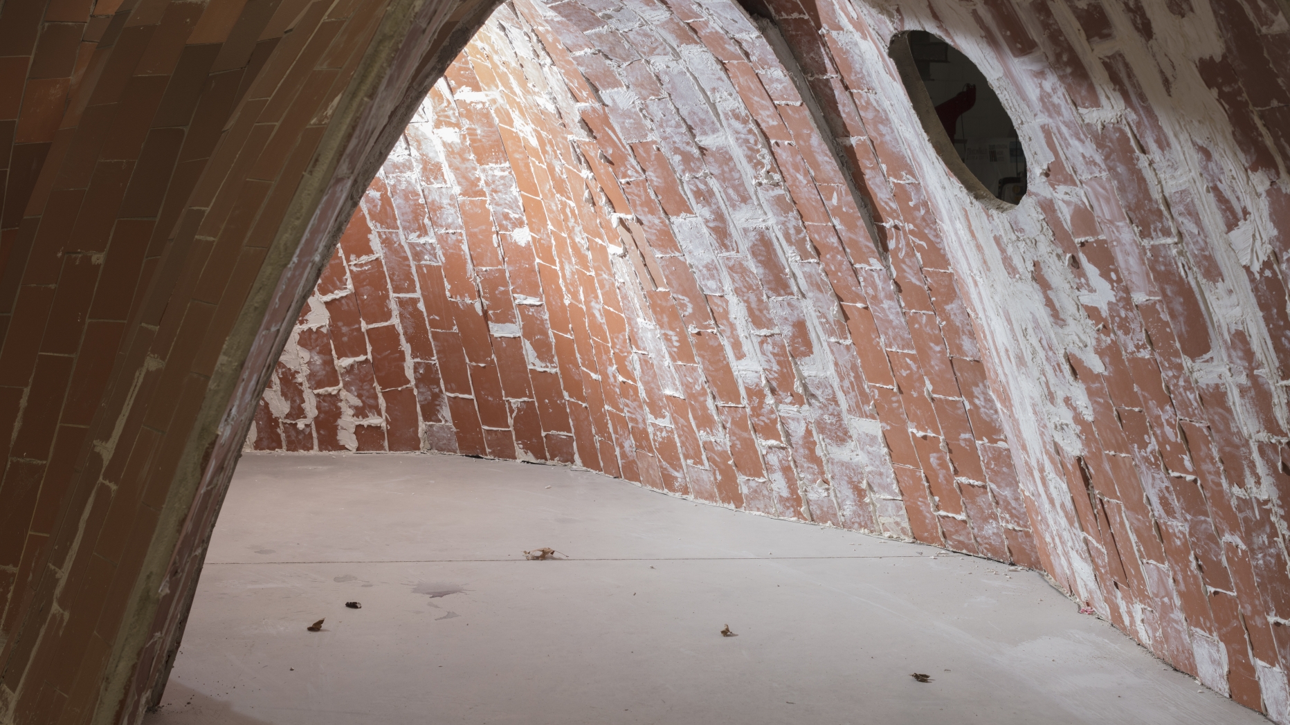 Arched brick tunnel structure