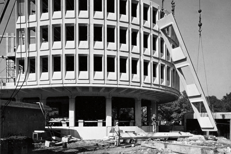 black and white photo of construction of Philadelphia roundhouse