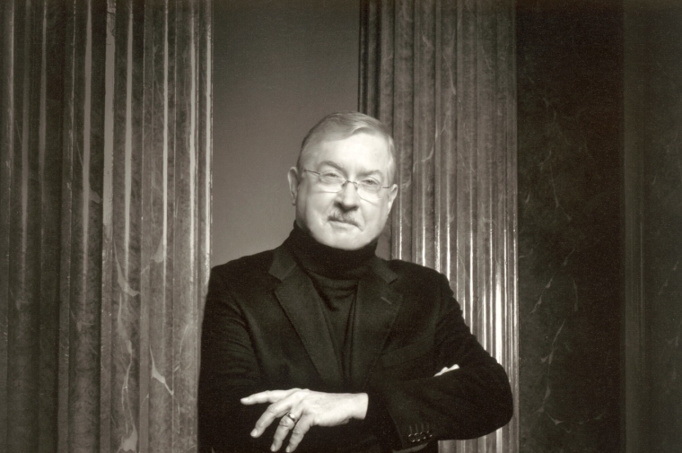 Black and white headshot of Roger Moss