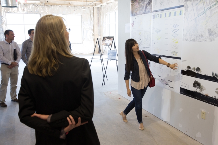 Siying Xu previewing work with Planning Commission staff