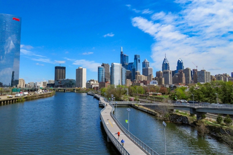 Schuylkill river with Philadelphia skyline in the background