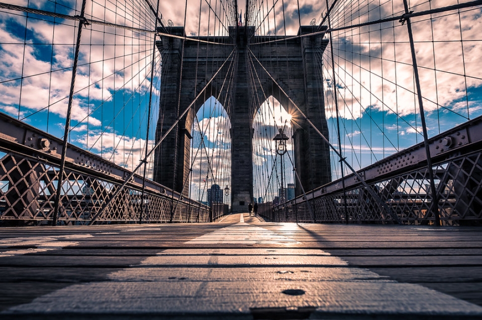 Beautiful sunset view on the Brooklyn bridge