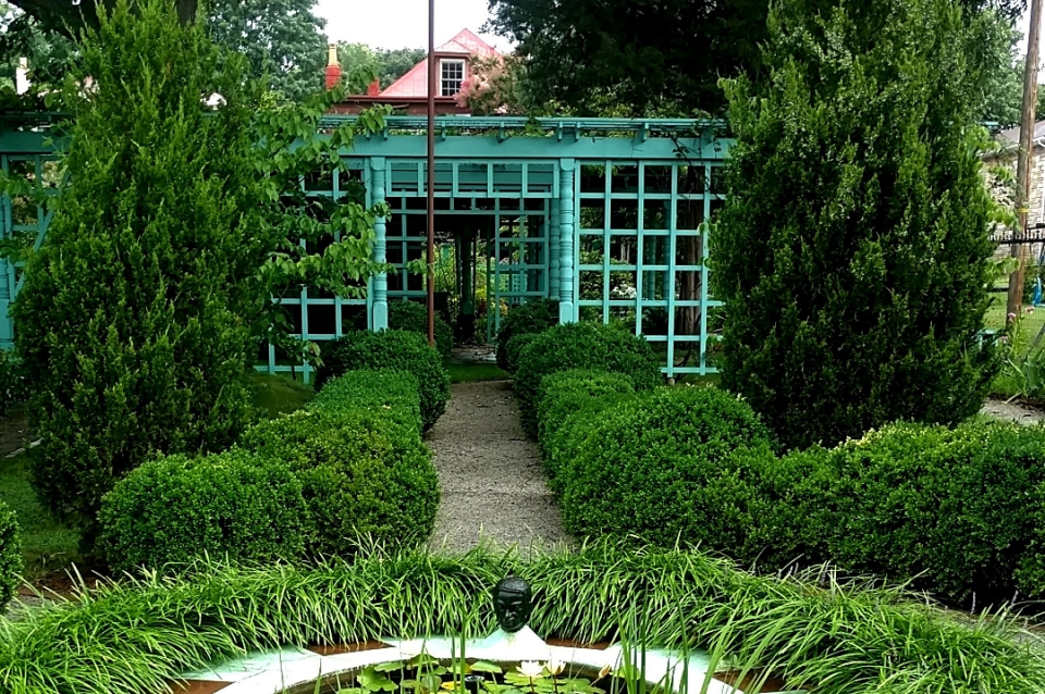 Anne Spencer Garden featuring a circular garden area