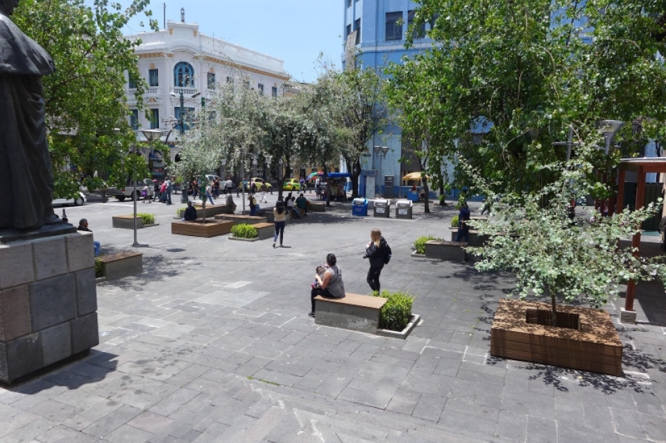 Contemporary Square in front of La Previsora.
