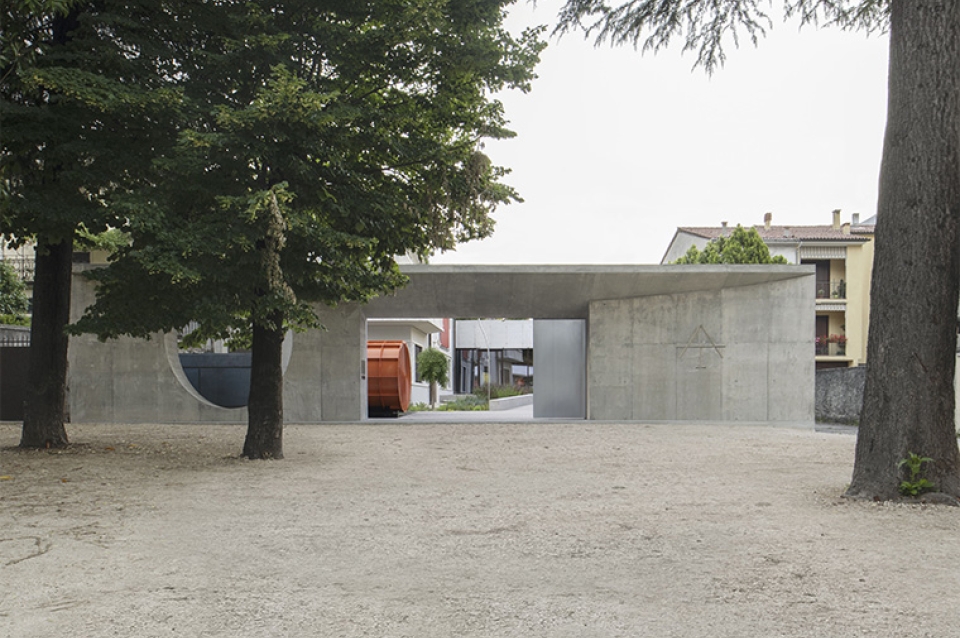 Atipografia Threshold and Treasure Gallery