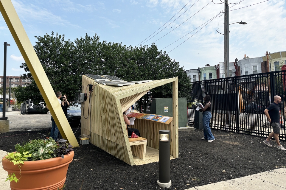 Penn researchers worked with North10, a nonprofit in North Philadelphia, to bring a prototype cooling shelter to Hunting Park one day in August, an opportunity for community members to provide feedback and learn about the health impacts of heat. (Image: Ji Yoon Bae)