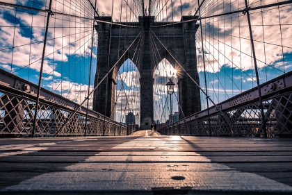 Beautiful sunset view on the Brooklyn bridge