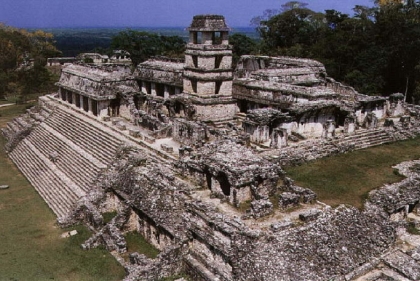 Large ruins of Mayan buildings