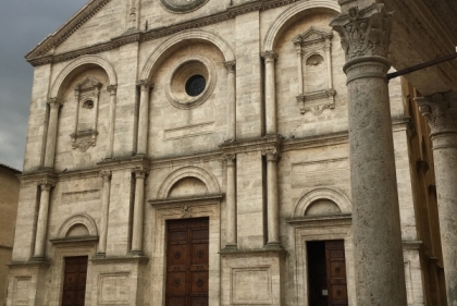 Duomo di Pienza and fountain, taken from the Piazza Pio II.