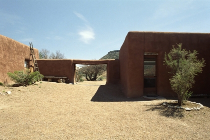 Georgia O’Keeffe’s Abiquiu House, Exterior, 2007. Herbert Lotz. © Georgia O'Keeffe Museum [RC.2009.002.067].