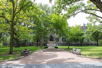 Photo of Benjamin Franklin statue located the Quad