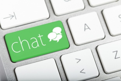 Keyboard wit button that says "Chat"