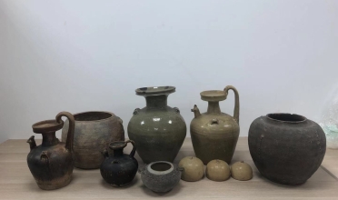 Collected porcelain jars, wine pots and cups. Credit to Zhu Li.