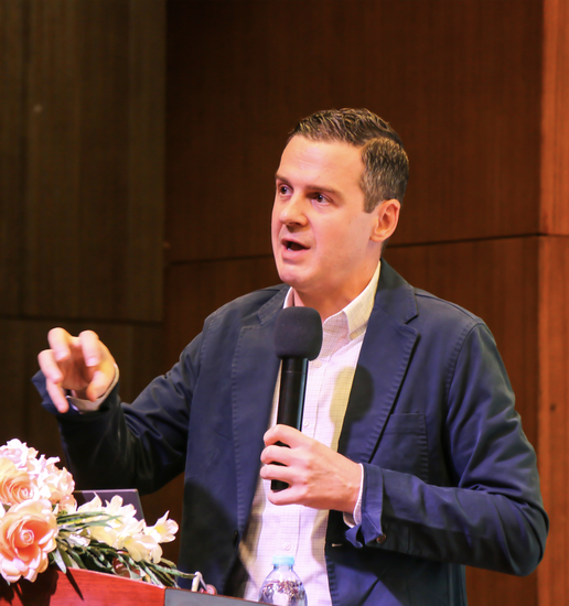 Photo of Chris Marcinkoski lecturing