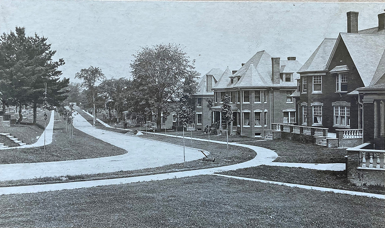 Strathglass Park, view looking north on Erchles Street. Photo by author.