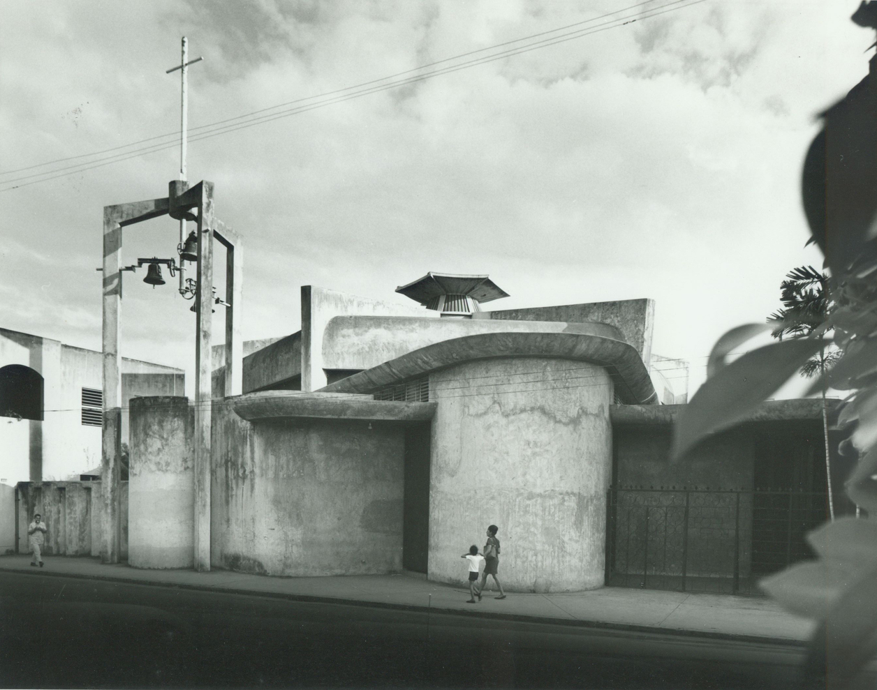 Del Carmen Church in 1965. Photo by Conrad Elger & Alexander Georges. Source: Henry Klumb Collection, Architecture and Construct