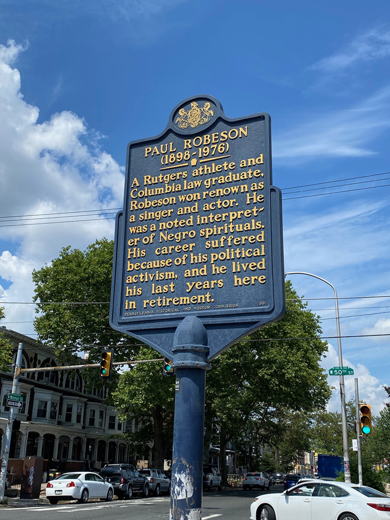 A cast-aluminium historic marker of Paul Robeson. Photo by Pamela W. Hawkes